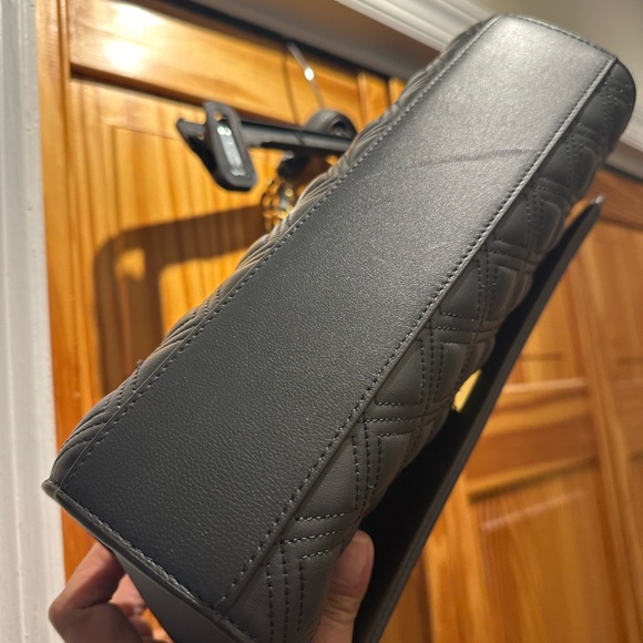 Tory Burch Fleming Bag. Gray with gold hardware. Very good condition - Picture 5 of 14